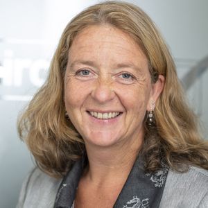 Dr. Eva Kasper
