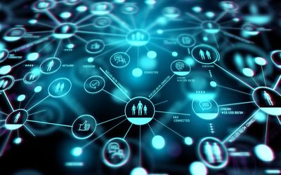 Vom Kopfmonopol zur KI-Plattform: Der Weg zu einem modernen Wissensmanagement in der Assekuranz 