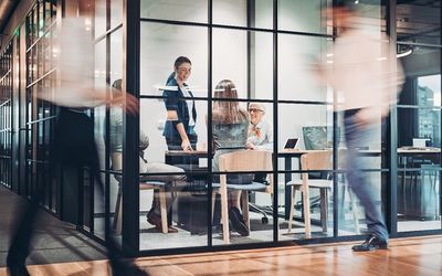 Web-Seminar "GenZ im Fokus: Generationsübergreifendes Führen"