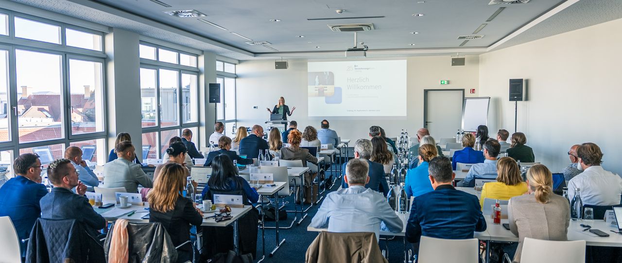 Arbeitskraftabsicherung: Branchenbefragung und Praxiseinblicke