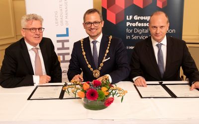 Wissenschaft trifft Praxis:  Versicherungsforen Leipzig fördern neue Professur an der HHL
