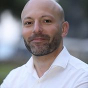 Dr. Moez Mnif