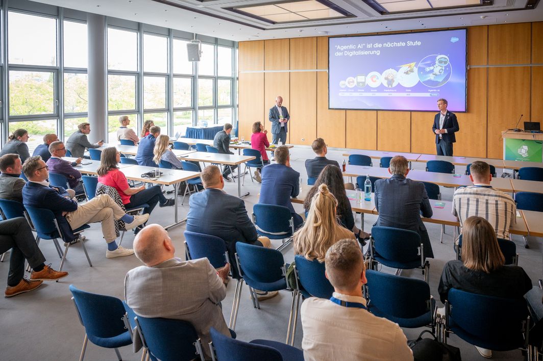 Thomas Hebel (die Haftpflichtkasse) & Philipp Sparwasser (salesforce)