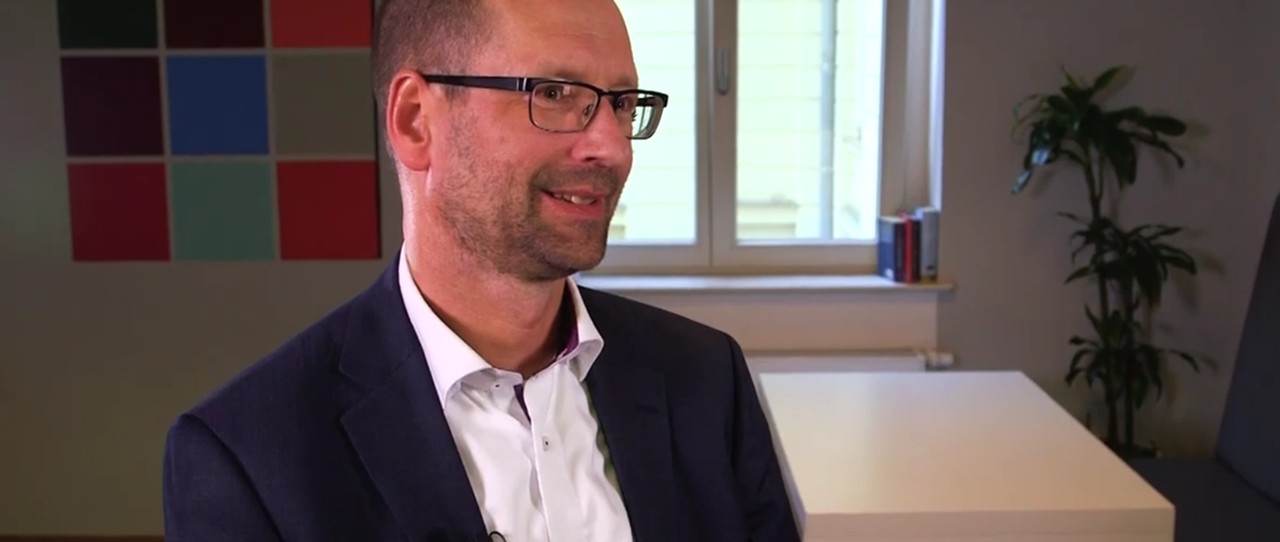 Im Interview mit Prof. Matthias Beenken zur Zukunft des Versicherungsvertriebs