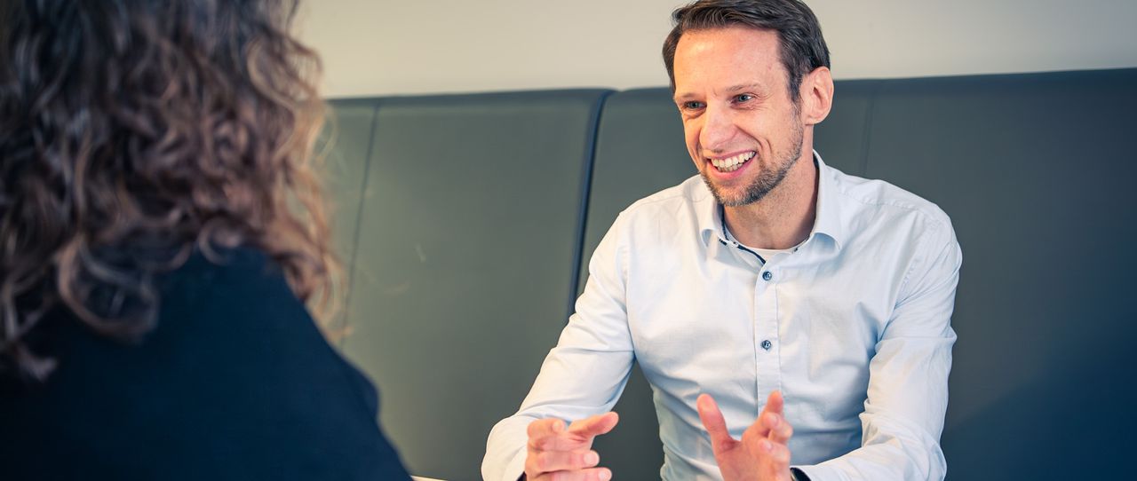 Interview: Metakognition als Schlüsselkompetenz für den GenAI-Einsatz in der Assekuranz